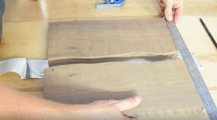tabla de cortar de nogal con resina epoxi