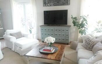 IKEA Hack: Convierte una cómoda Tarva en un mueble de TV de estilo boticario