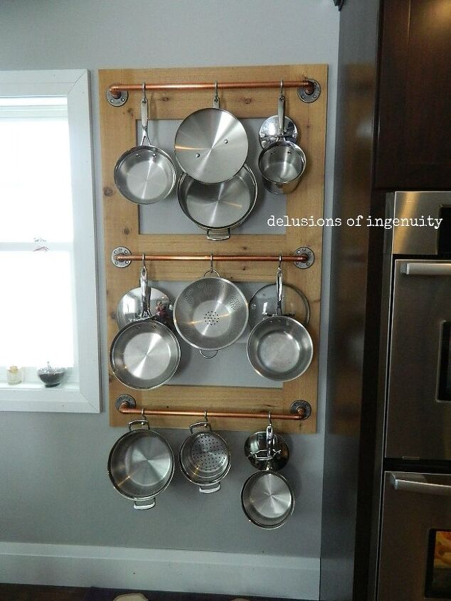 granja de ollas o pot rack almacenamiento en la cocina