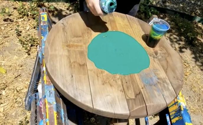 transformar la madera con pintura acrlica, Aplique el color base