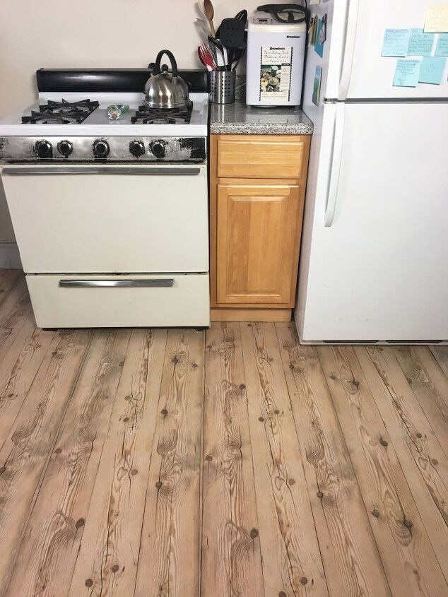 apartamento friendly faux wood floors with contact paper
