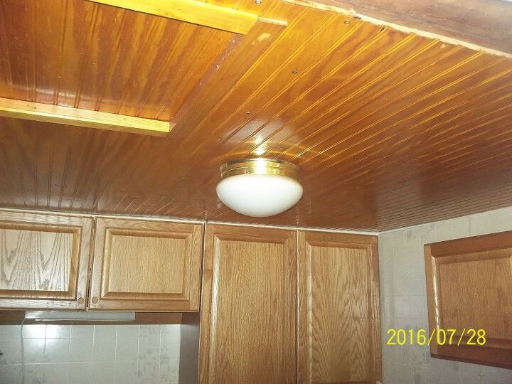q vale esta casa mi tiempo y mi dinero, La cocina se ve muy bien y visiblemente fresco del resto de la casa