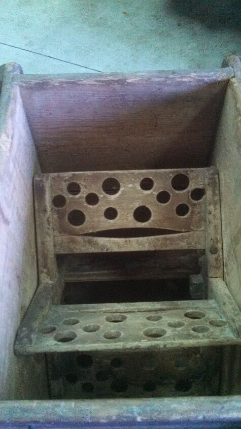 q puede alguien identificar esta caja de manivela de madera de epoca