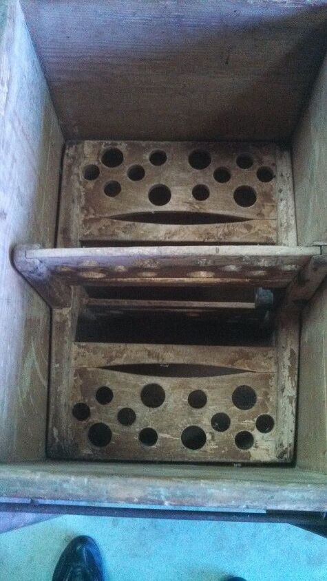 q puede alguien identificar esta caja de manivela de madera de epoca