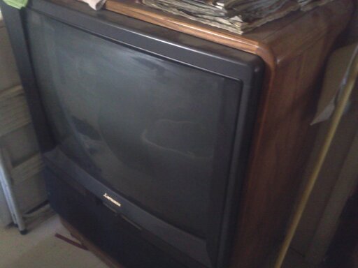 o que fazer com a tv antiga na caixa de madeira